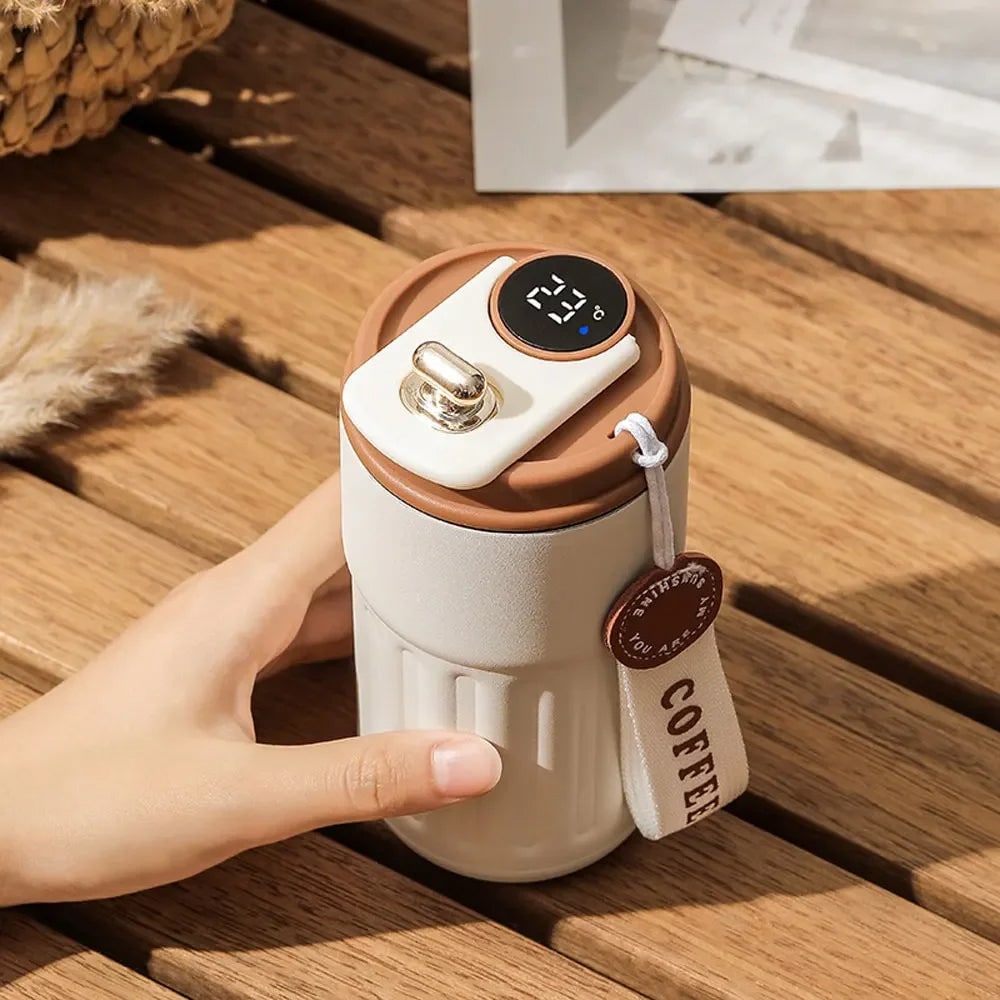 Isolierbecher mit LED-Temperaturanzeige