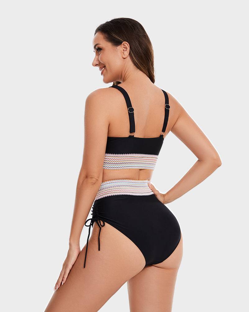Elegantni shaping bikini – podrška i udobnost na vodi
