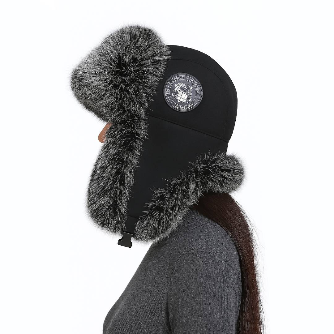 Wintermütze mit Ohrenklappen und Kunstfell