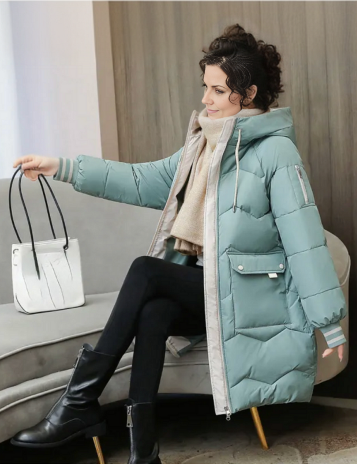 Abrigo de invierno para mujer con capucha y diseño acolchado