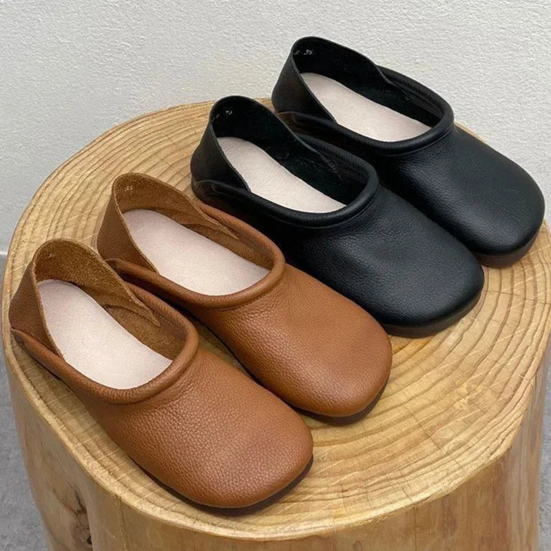 Mocassins de senhora com biqueira redonda e sola rasa para o dia a dia