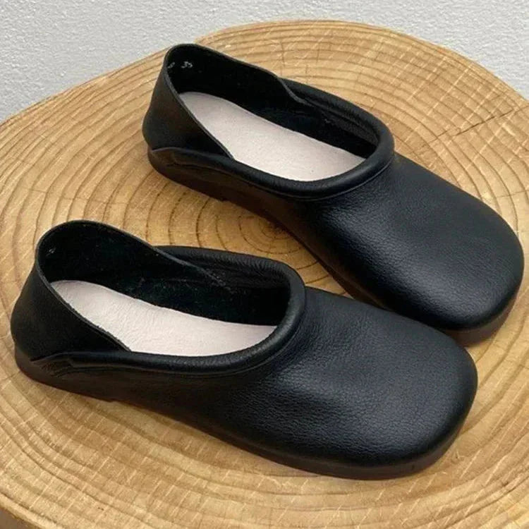 Mocassins de senhora com biqueira redonda e sola rasa para o dia a dia